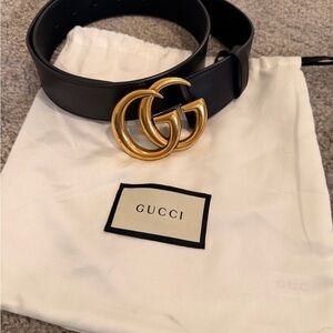 Gucci Black Leather Belt with large Gold GG Buckle